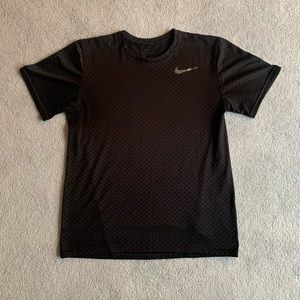 Men’s medium dri-fit Nike shirt